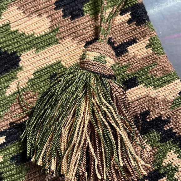 Ani Almeida camo clutch - Picture 2 of 8